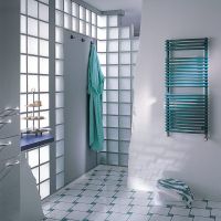 Frosty mug pattern glass block shower wall and windows - Innovate Building Solutions 