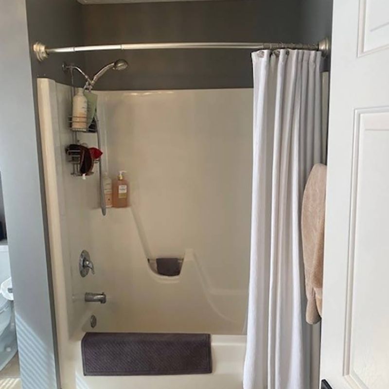 BEFORE - dated tub/shower