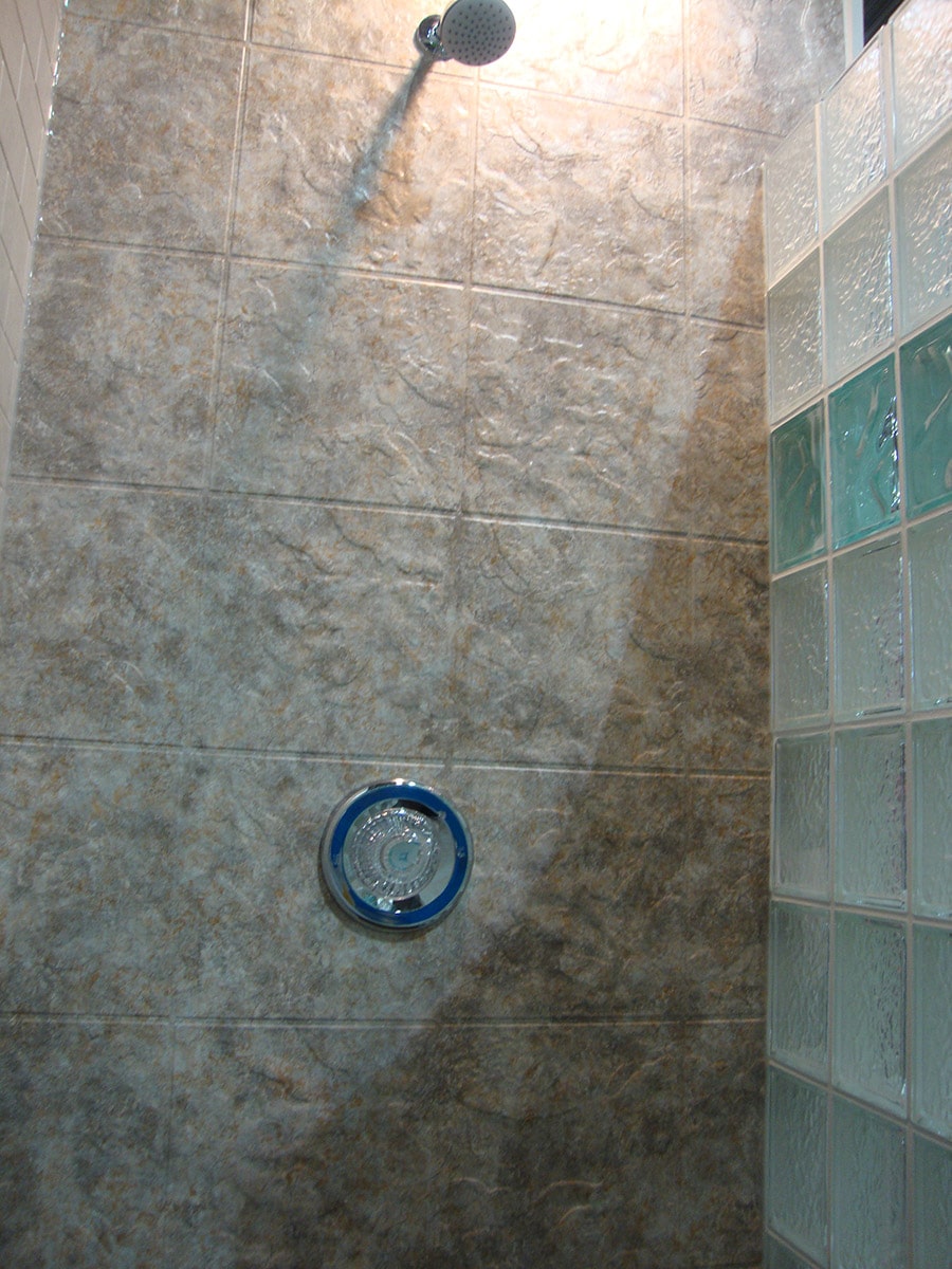 Colored textured acrylic shower wall surrounds_ | Innovate Building Solutions | #CheapAcrylic #ShowerPanels #LowGradeShower