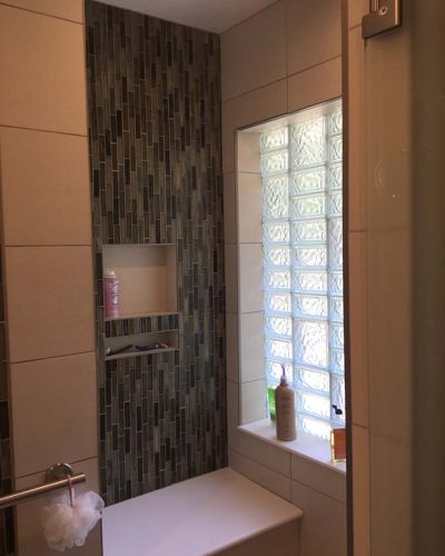 Glass block high privacy shower window with 4 x 8 glass blocks using the iceberg pattern - Innovate Building Solutions 