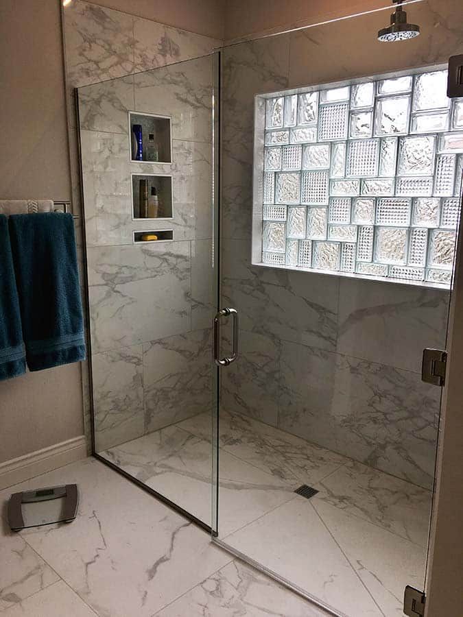 Multi-pattern glass block shower window with a one level entry North Royalton Ohio - Cleveland Glass Block 
