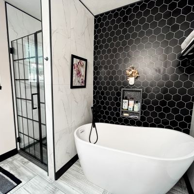 BiancoMarble2424_BlackHexagon_Freestanding tub |