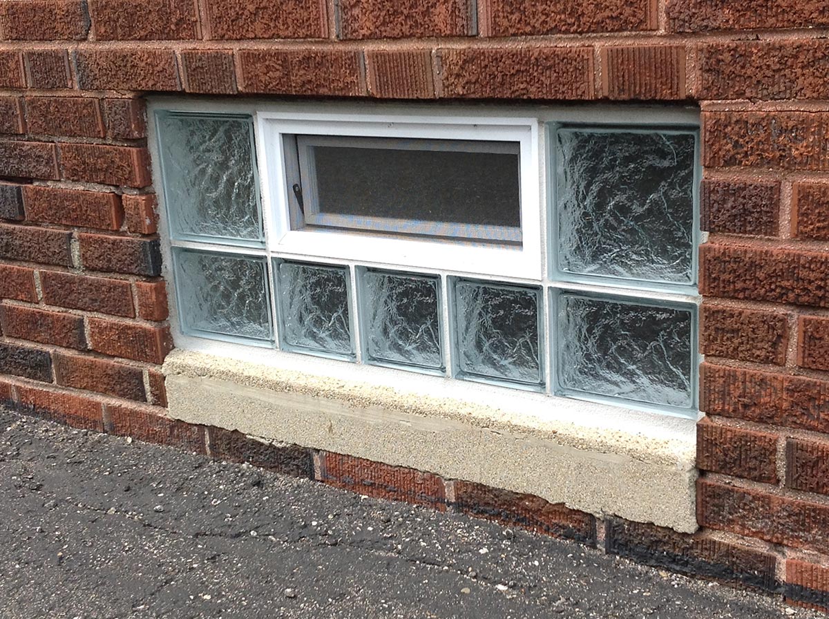 34 x 14 glass block window using 6 x 6 and 6 x 8 and 8 x 8 sizes with a vent - Columbus Glass Block 